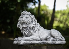 trädgårdskonst liggande lejon trädgårdsskulptur
