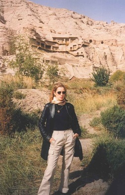 The monastery caves of Kyzyl. The village today has about 50 inhabitants; at the time of the Tocharians, the cave complex hosted around 10,000 monks. The population (farmers and their families, administrators, soldiers, etc.) must have been at least 30-40,000. The monastery caves of Kyzyl. The village today has about 50 inhabitants; at the time of the Tocharians, the cave complex hosted around 10,000 monks. The population (farmers and their families, administrators, soldiers, etc.) must have been at least 30-40,000.