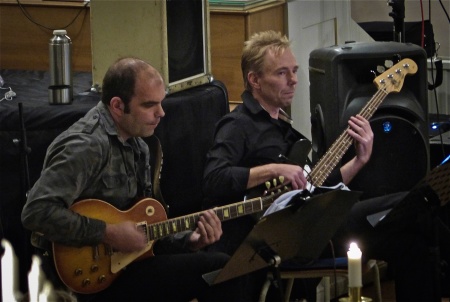 Håkan Röjdemo - elgitarr, Göran Nilsson - bas Håkan Röjdemo - elgitarr, Göran Nilsson - bas