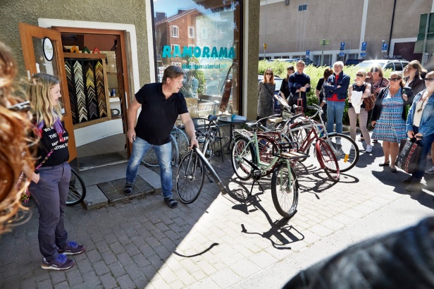 Fördröjning av flöden genom att renovera cyklar istället för att importera. Foto: Bengt Alm Fördröjning av flöden genom att renovera cyklar istället för att importera. Foto: Bengt Alm