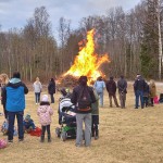 valborg folk vid eld