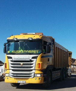 Kuskatorpet löser dina transporter av jord och grus. Kuskatorpet löser dina transporter av jord och grus.