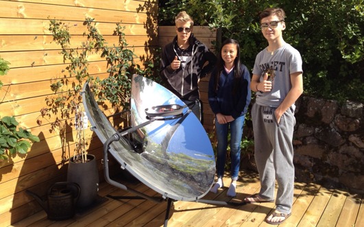Vår solgrill fick två "Like" vid Linus, Mimmis and Hannes test - koka hallonsylt! Vår solgrill fick två "Like" vid Linus, Mimmis and Hannes test - koka hallonsylt!