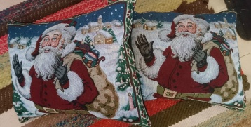 Kuddar med julmotiv 200:- Kuddar med julmotiv 200:-