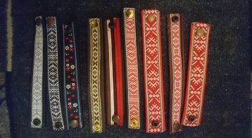 Matcha dig själv med hunden, armband i skinn 150:- Matcha dig själv med hunden, armband i skinn 150:-