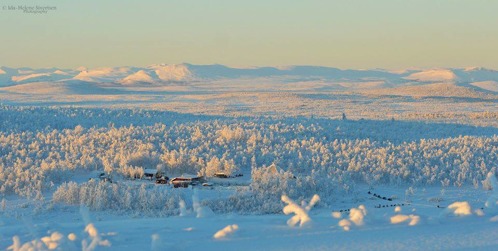 Vårt Safari Base där vi bor med våra hundar utanför Kiruna. Vårt Safari Base där vi bor med våra hundar utanför Kiruna.