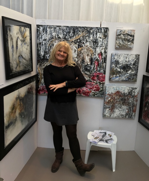 Dana Ingesson with her artworks in Stockholms Konstsalong Dana Ingesson with her artworks in Stockholms Konstsalong