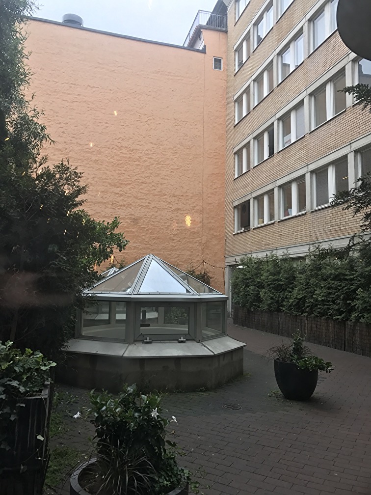 Bakgård inom Sturegallerian, outnyttjad yta Bakgård inom Sturegallerian, outnyttjad yta