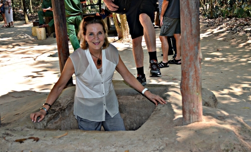 Jag bkliver upp ur tunneln där vietnameserna gömde sig. Utanför Saigon Jag bkliver upp ur tunneln där vietnameserna gömde sig. Utanför Saigon