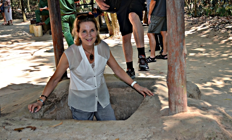 Jag bkliver upp ur tunneln där vietnameserna gömde sig. Utanför Saigon Jag bkliver upp ur tunneln där vietnameserna gömde sig. Utanför Saigon