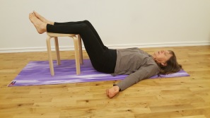 Viparita karani, psoasställning, kärt barn har många namn....musklerna på insida bäcken och i ländryggen slappnar av - Härligt! Viparita karani, psoasställning, kärt barn har många namn....musklerna på insida bäcken och i ländryggen slappnar av - Härligt!