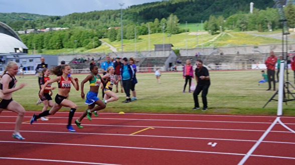 15 elever fra skolen Casa da Noruega på besøk i Lillehammer 2017