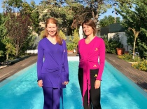 Lovisa och Marianne hälsar välkomna till Yogaretreat för ledare på Sicilien!