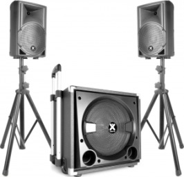 900W proffsljud: 15" sub, 2 toppar, 2 stativ, mikrofon, 3 kablar, mixer, blåtand, mediaspelare USB SD, 21-funktions trådlös fjärrkontroll, 2 equalizers. Sub bas med teleskophandtag och hjul! 41kg. Portabel för fest, show, uppträdande, DJ. Hyrpris: 1200kr inkl moms 900W proffsljud: 15" sub, 2 toppar, 2 stativ, mikrofon, 3 kablar, mixer, blåtand, mediaspelare USB SD, 21-funktions trådlös fjärrkontroll, 2 equalizers. Sub bas med teleskophandtag och hjul! 41kg. Portabel för fest, show, uppträdande, DJ. Hyrpris: 1200kr inkl moms