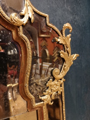 Detalj av Prechtspegelns restaurerade dekor.