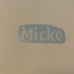 Namn på M i vitt outlet - Micke