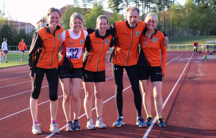 Jenny, Maria, Helena, Torbjörn och Jennie. Jenny, Maria, Helena, Torbjörn och Jennie.
