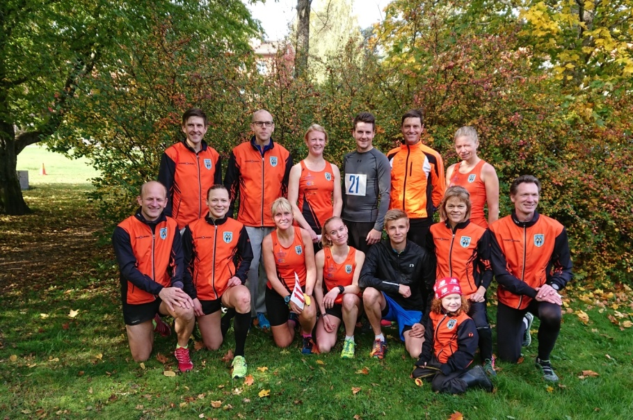 Terräng DM-löparna: Tomas, Michael, Marianne, Jonathan, Ulf, Rebecca, Jörgen, Fredrika, Jennie, Malin, Emil, Anna, Mikael. På bilden saknas Agnes, Daniel, Johan & Björn Terräng DM-löparna: Tomas, Michael, Marianne, Jonathan, Ulf, Rebecca, Jörgen, Fredrika, Jennie, Malin, Emil, Anna, Mikael. På bilden saknas Agnes, Daniel, Johan & Björn