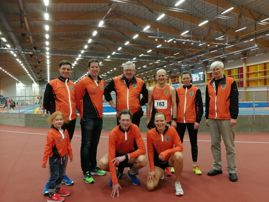 DM helgens aktiva och ledare. Ulf, Björn, Owe, Jörgen, Frida, Hans, Emelie, Mikael & Fredrika. På bilden saknas Tomas, Marianne och Jonathan. DM helgens aktiva och ledare. Ulf, Björn, Owe, Jörgen, Frida, Hans, Emelie, Mikael & Fredrika. På bilden saknas Tomas, Marianne och Jonathan.