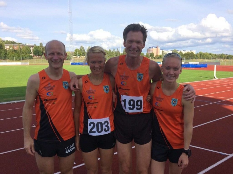 DM guldmedaljörerna på 5000m Jörgen, Helena, Micke och Malin. Foto: Anna Lindh. DM guldmedaljörerna på 5000m Jörgen, Helena, Micke och Malin. Foto: Anna Lindh.