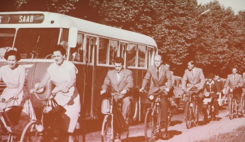 Med cykel och buss till jobbet Med cykel och buss till jobbet