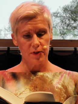 Anna läser ur Kurtisanen Anna läser ur Kurtisanen
