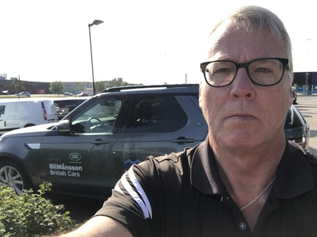 Här står jag framför en Land Rover Discovery som jag var med och hämtade från en utställning i Båstad Här står jag framför en Land Rover Discovery som jag var med och hämtade från en utställning i Båstad
