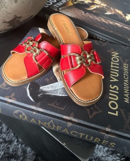 A BUKELA SAGA SLIP IN - RED