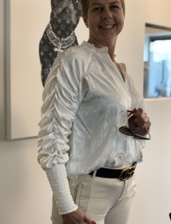 A KARMAMIA Morgan Shirt - White Paisley Jacquard