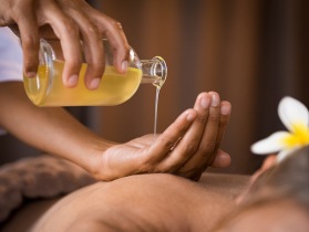 Ayurvedisk Abhyanga Massage – massage med varm olja – Lotta Bergqvist Ayurveda  hos Lotta Bergqvist på Gotland