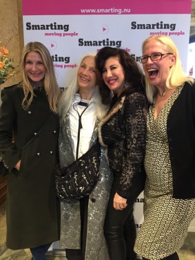 Daga Lamy och Ingmari Lamy, dotter och mor. Daga är inom filmen och Ingmari är väl anlitad modell. Minglade såklart med Graziella från skönhetsföretaget Transderma och Catarina Bertling, talare, coach och investerare. Daga Lamy och Ingmari Lamy, dotter och mor. Daga är inom filmen och Ingmari är väl anlitad modell. Minglade såklart med Graziella från skönhetsföretaget Transderma och Catarina Bertling, talare, coach och investerare.