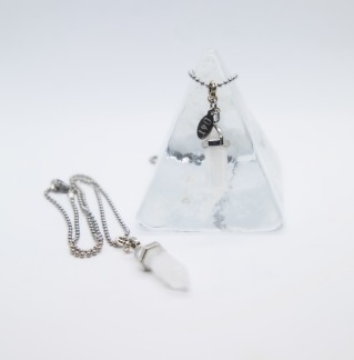 Halsband - Crystalhänge - Halsband med bergskristall (vit)