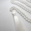 Vit mala jade - Vit mala jade med tofs