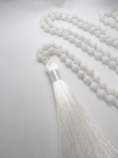 Vit mala jade - Vit mala jade med tofs