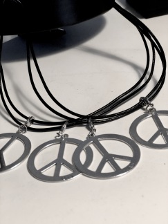 Halsband PEACE - Peacehalsband