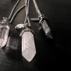 Halsband - Crystal bullethänge - Halsband med bergskristall (vit)
