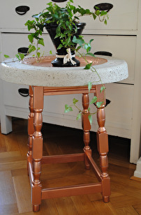 Betongbord med koppardetaljer, egen design Betongbord med koppardetaljer, egen design