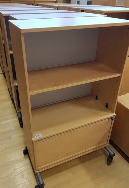 Simsalabim Förvandlingsdesign_Återbruket_Sopsorteringsskåp_Före Simsalabim Förvandlingsdesign_Återbruket_Sopsorteringsskåp_Före