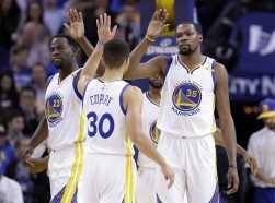 Golden State Warriors förra guldtrio - Draymond Green, Stephen Curry och Kevin Durant (numera i Brooklyn Jets) Golden State Warriors förra guldtrio - Draymond Green, Stephen Curry och Kevin Durant (numera i Brooklyn Jets)