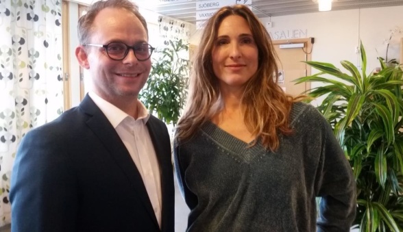 Föredragshållaren Selene Cortes tillsammans med förbundets nya ordförande Henrik Tureson. Föredragshållaren Selene Cortes tillsammans med förbundets nya ordförande Henrik Tureson.