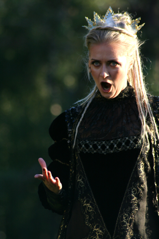 Anna Hanning som Nattens Drottning i Estrad Norrs Trollflöjten 2009. foto Monica Bergander