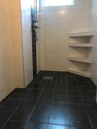 Badrum på källarvånigen