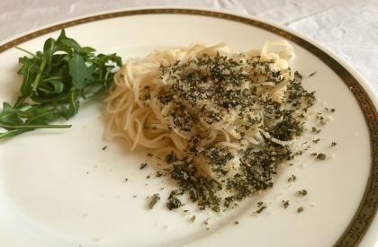 Nudlar med Tång-pesto topping Nudlar med Tång-pesto topping