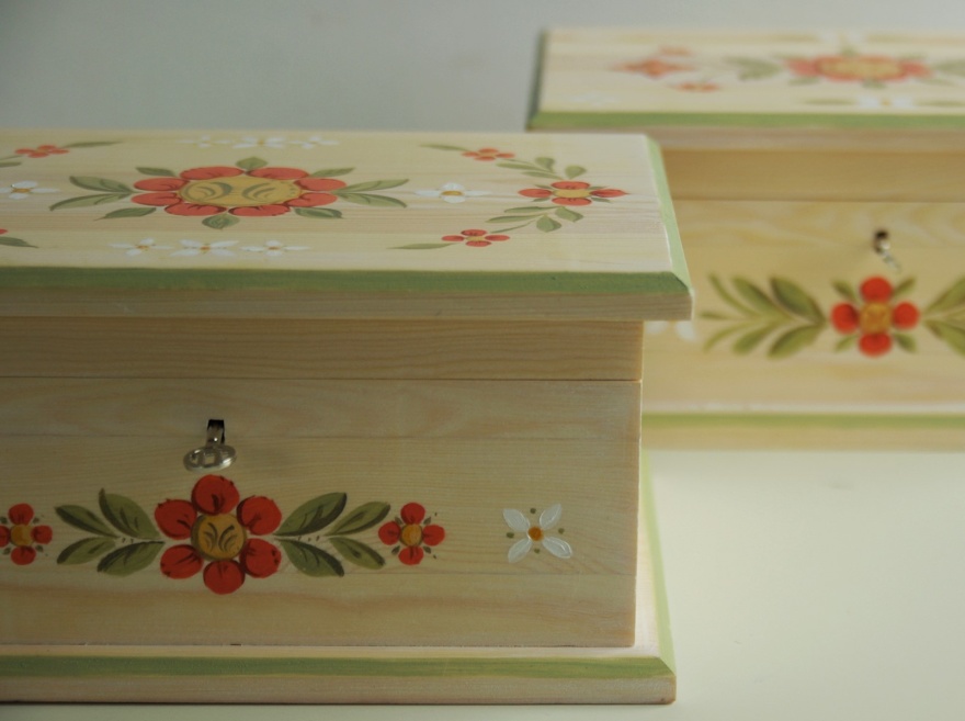Dopskrin / Wooden box Dopskrin / Wooden box
