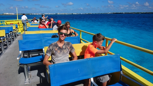 Ombord på färjan mot Isla Mujeres Ombord på färjan mot Isla Mujeres