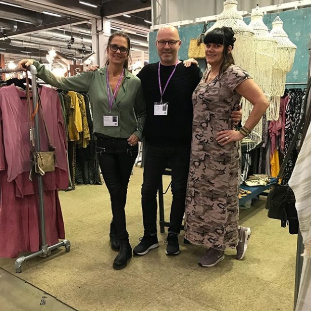 Grundarna, härliga Susanne och Erik samt deras säljare, fina Åsa. Grundarna, härliga Susanne och Erik samt deras säljare, fina Åsa.