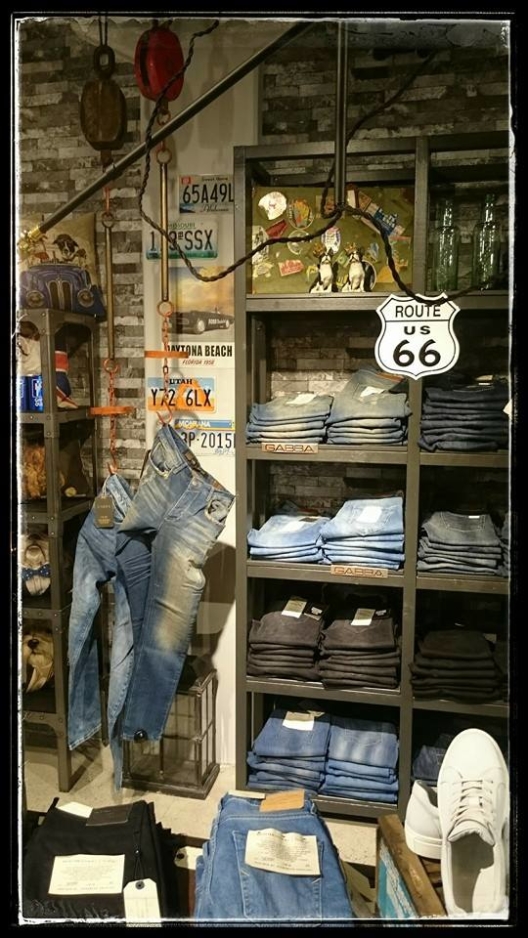 Snygga jeans på Stajlish jeansavdelning Snygga jeans på Stajlish jeansavdelning