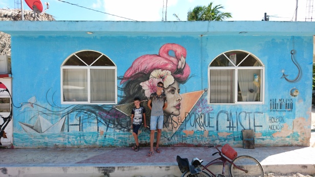 Fantasifulla målningar pryder husen på Isla Holbox Fantasifulla målningar pryder husen på Isla Holbox