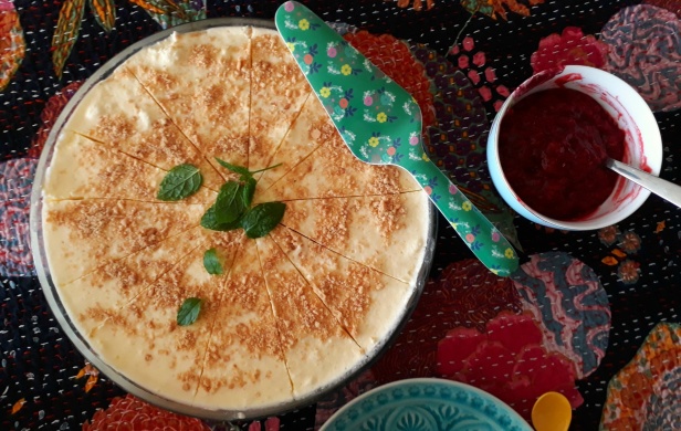 Kvällens dessert; Lime & Citronglasspaj med mynta och hallonsås Kvällens dessert; Lime & Citronglasspaj med mynta och hallonsås