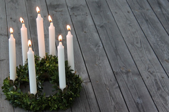 Förra året på Lucia fick vi reda på att det lilla embryo vi hade i magen inte såg så bra ut. sex dagar senare fick vi missfall. Förra året på Lucia fick vi reda på att det lilla embryo vi hade i magen inte såg så bra ut. sex dagar senare fick vi missfall.